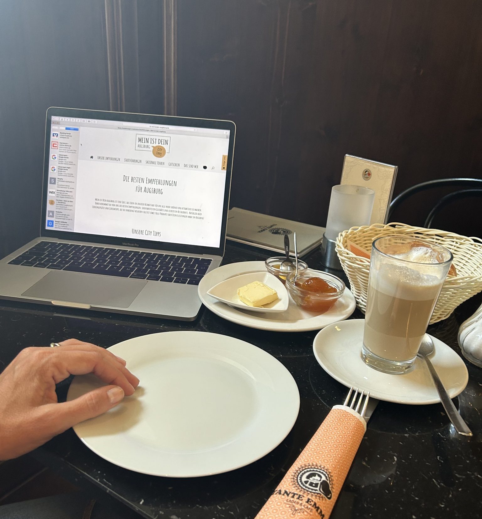 Frühstück im Tante Emma Café