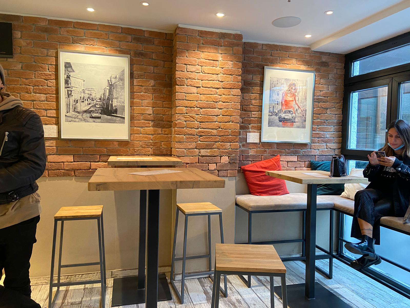 Nur wenige Stehtische