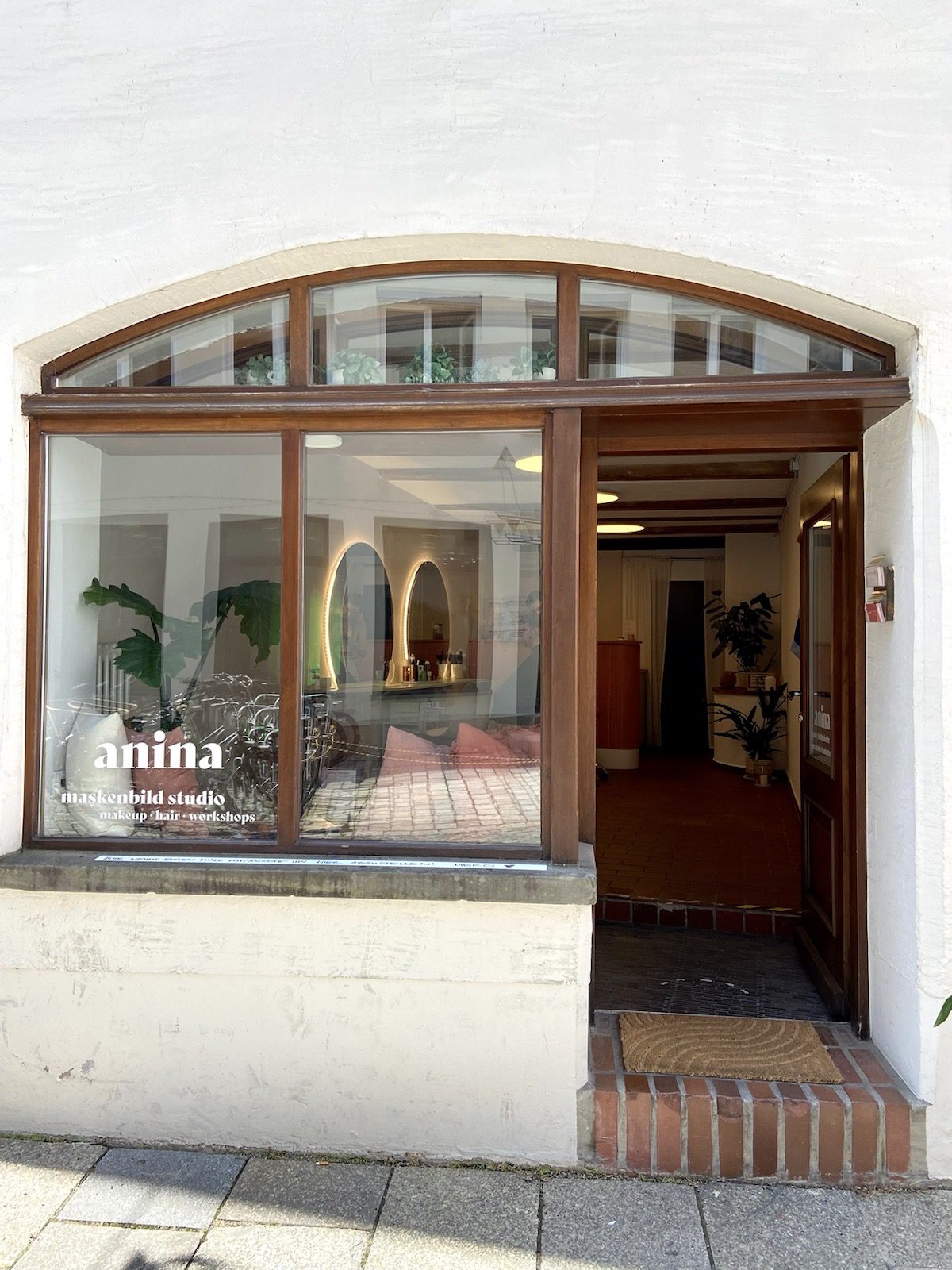 Maskenbild Studio Anina