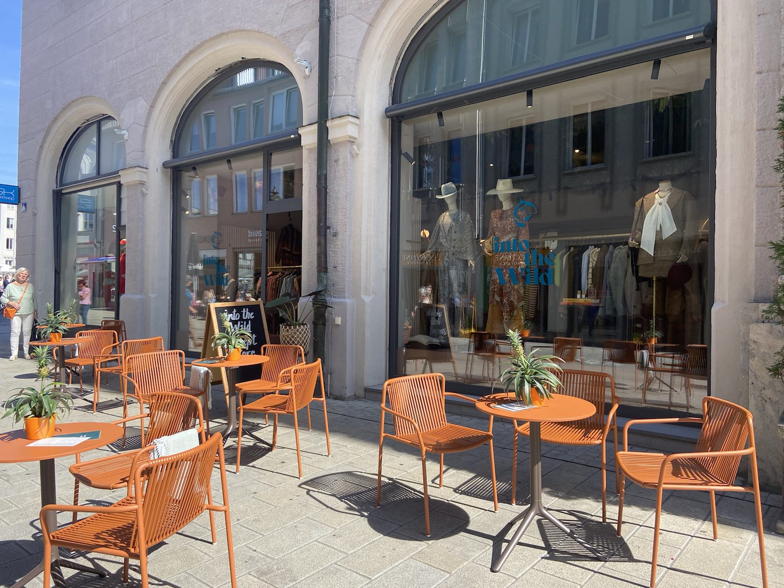 into the wild Außenbestuhlung ©Steve_Herud