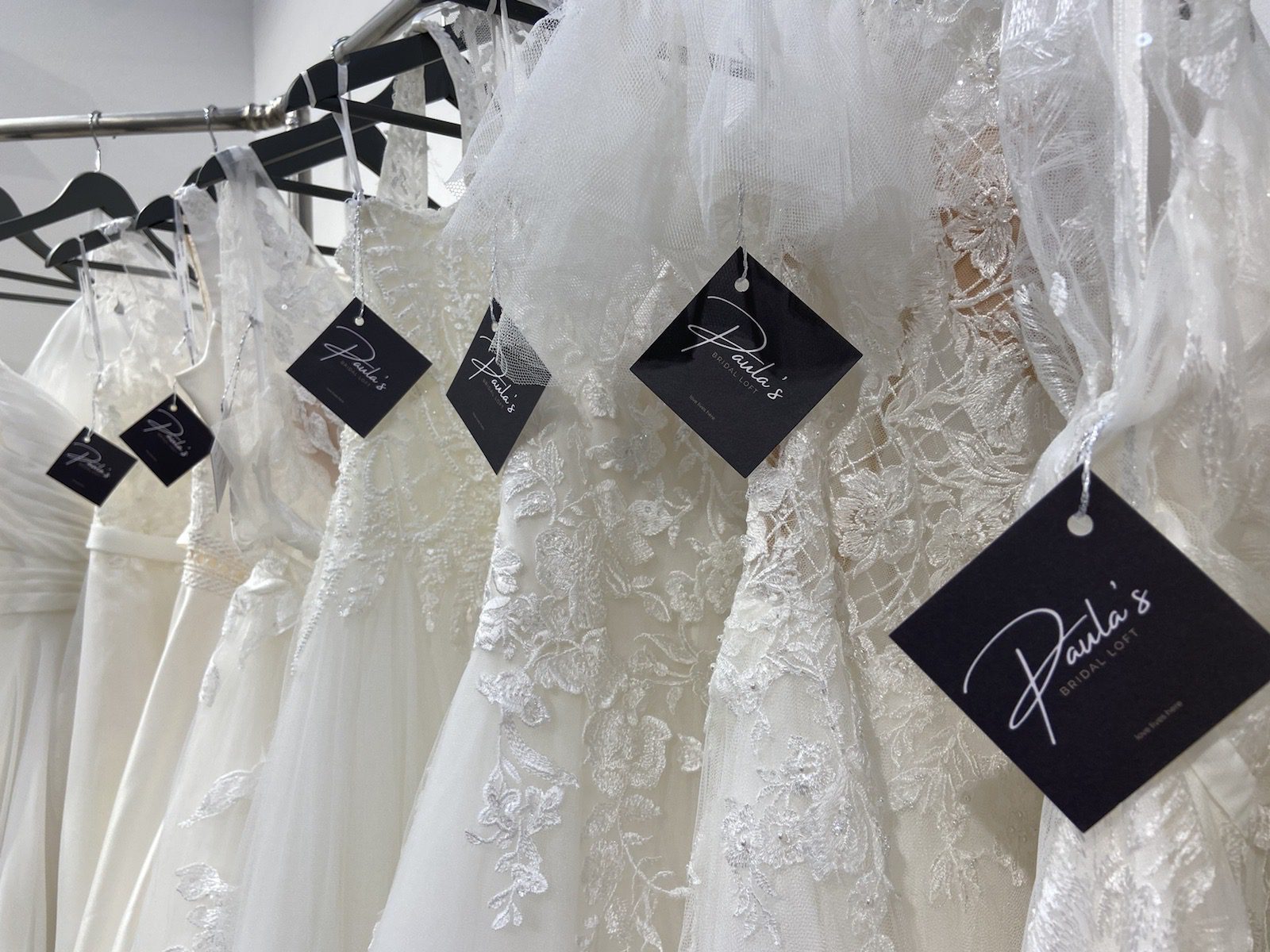 Brautkleider mit Liebe ausgewählt