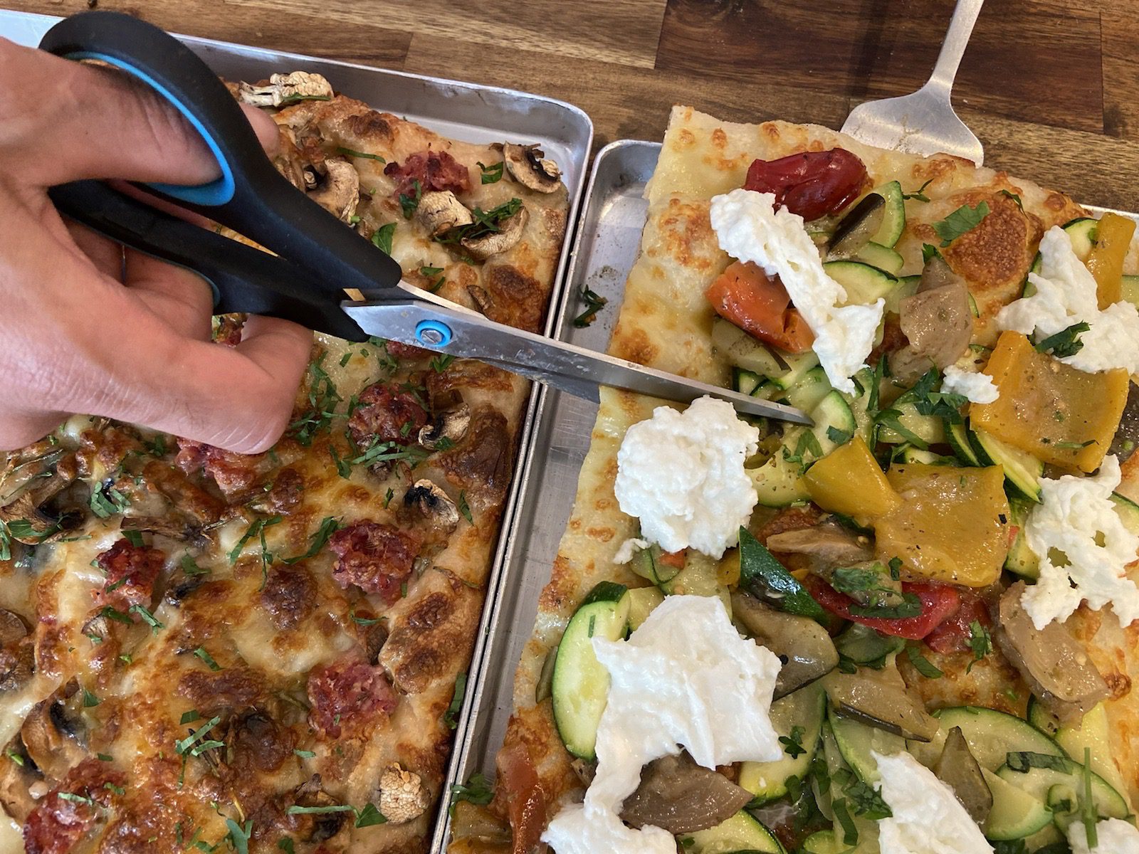 mit der Schere geschnitten