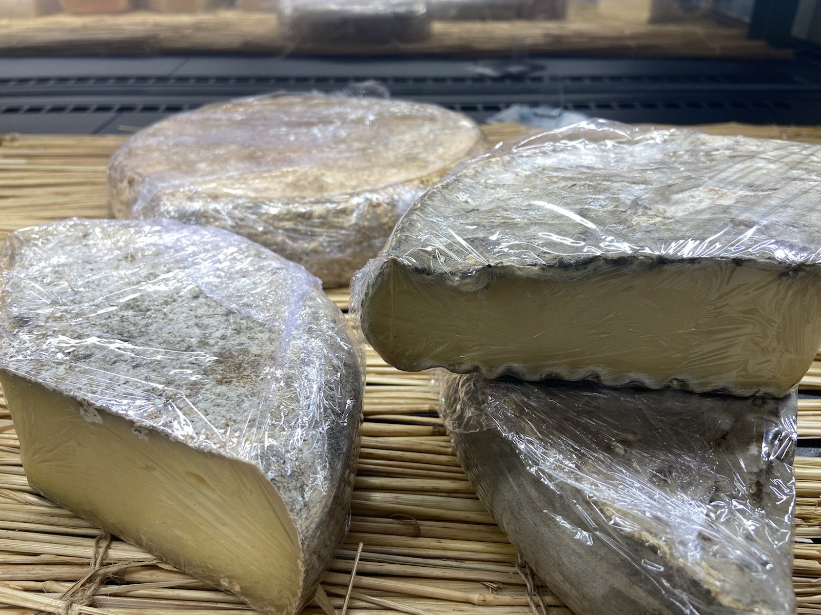 Käse direkt von Sennereien, kleinen Käsereien und Klöstern