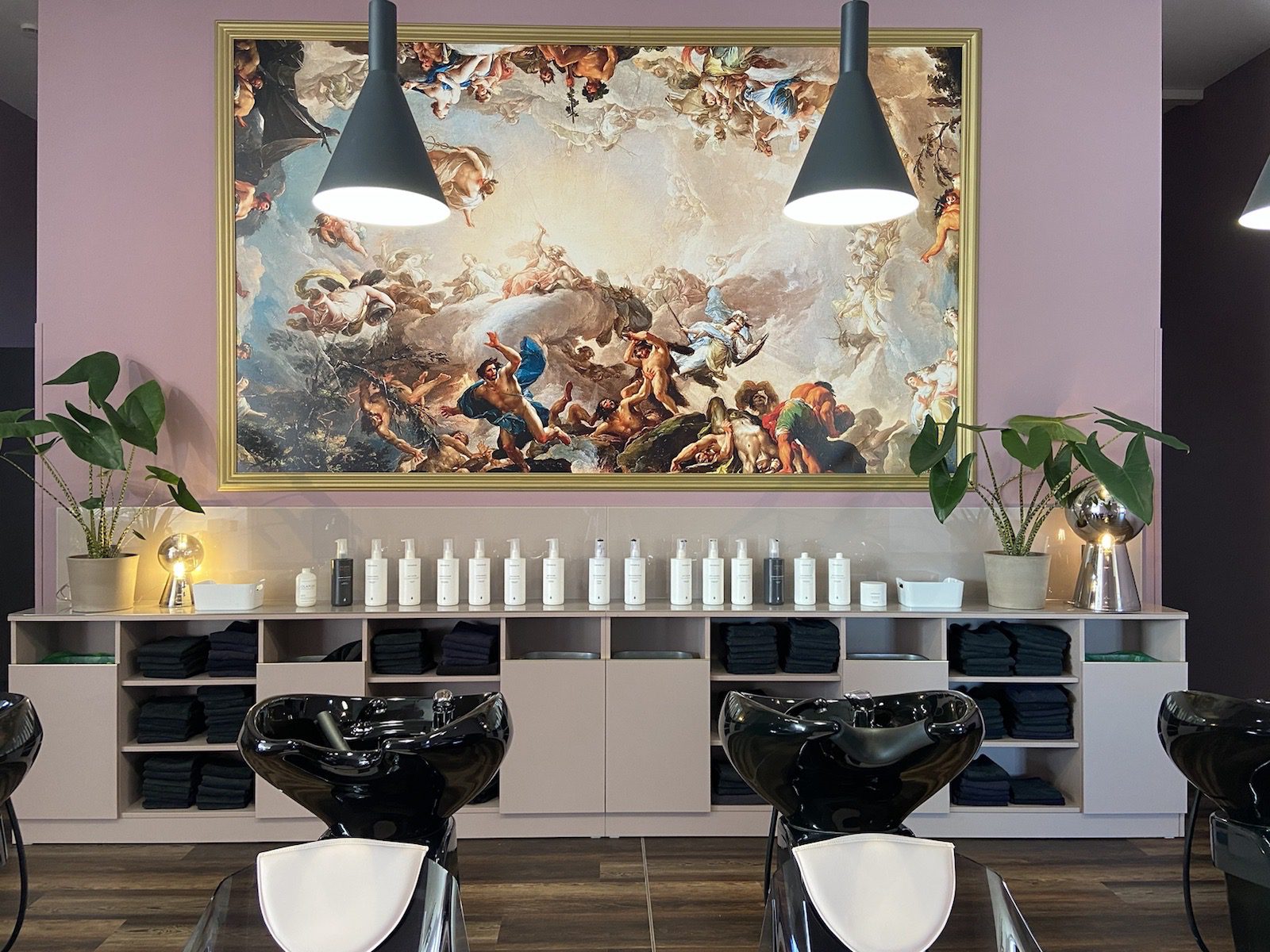 Modernes Design des Friseurstudios