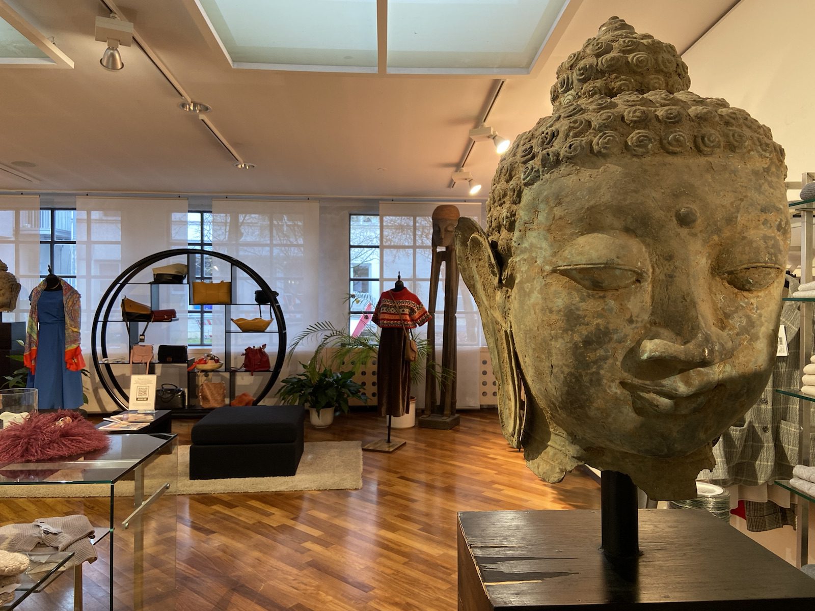 Mode im Lustgarten -Damenboutique