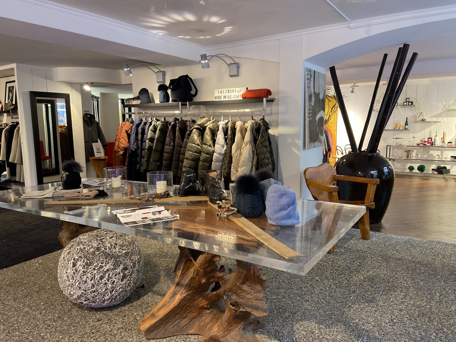 Marken wie Barbour, Riani, verschiedenen Kollektionen der Max Mara Gruppe