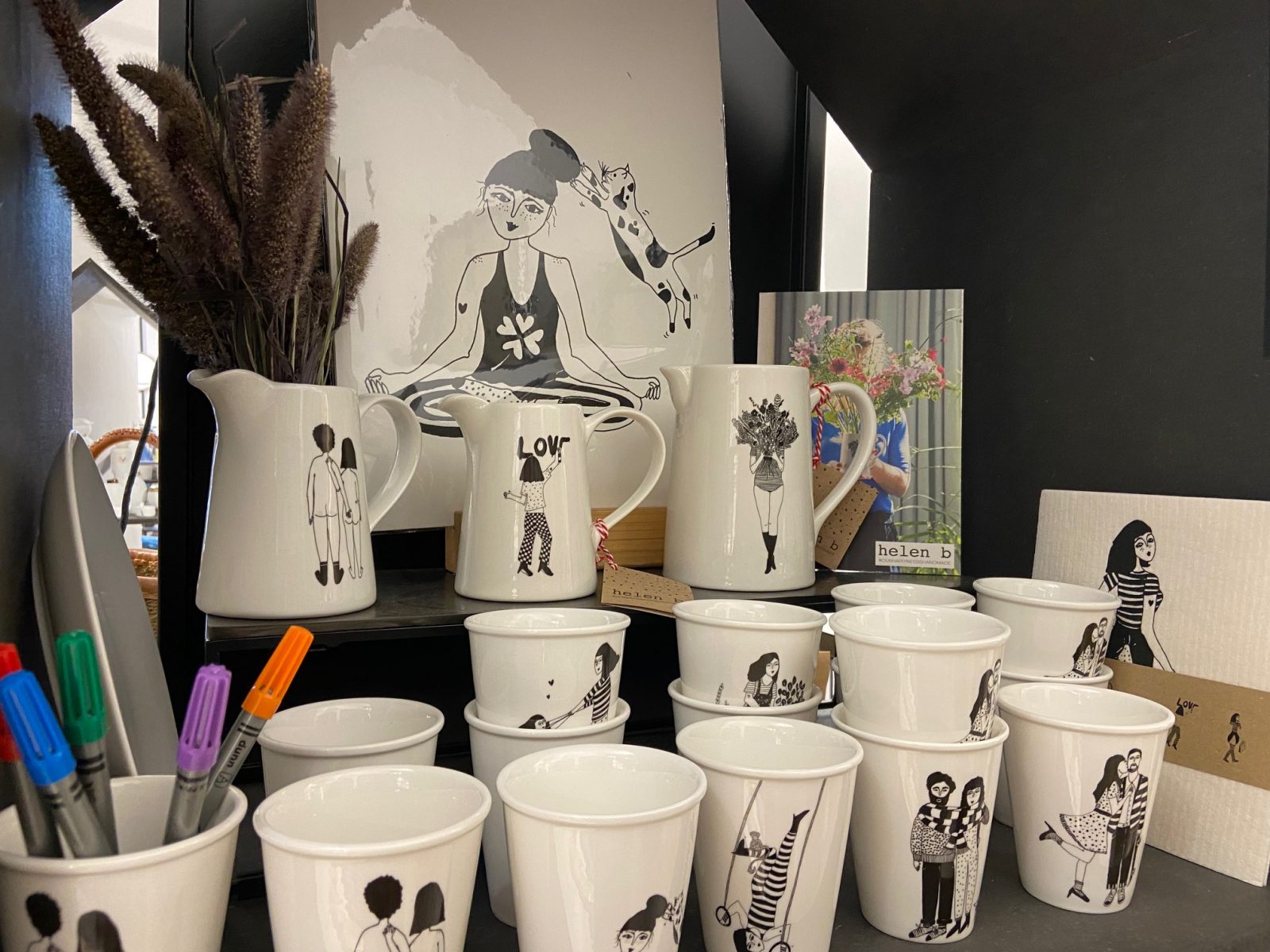 Tassen mit kreativen Motiven