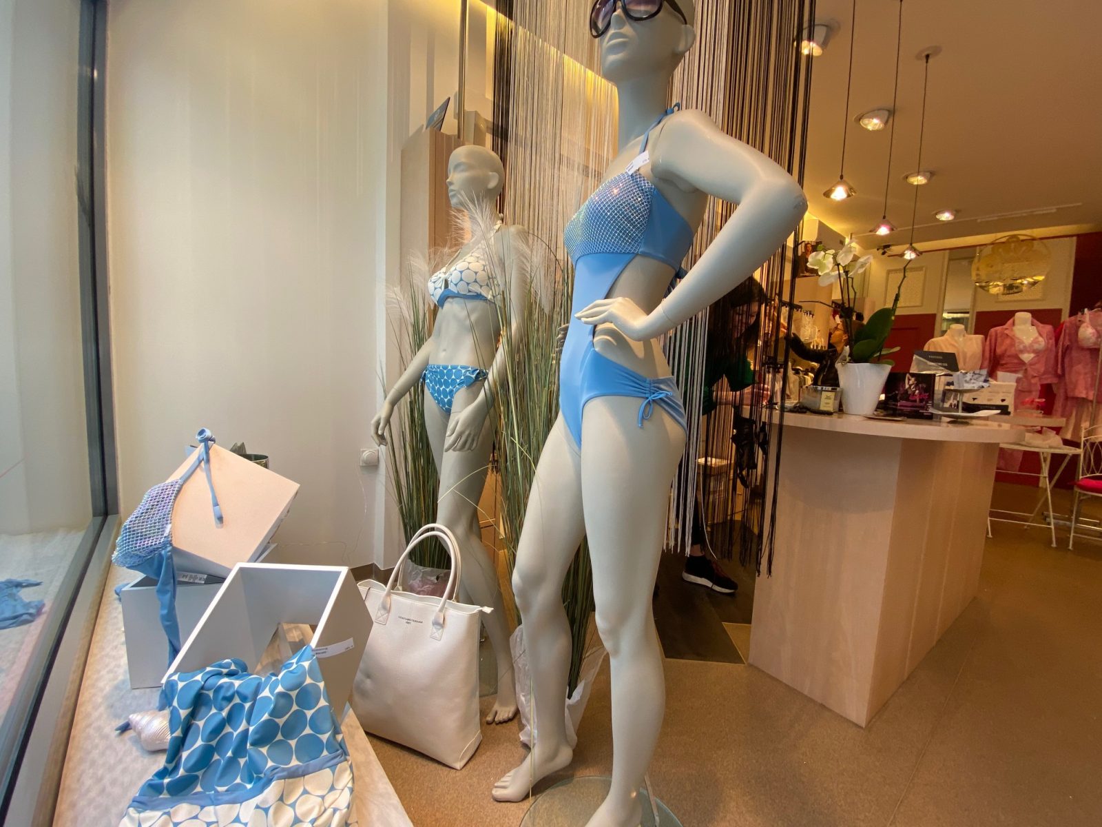 Bademoden in vielen Farben und Größen