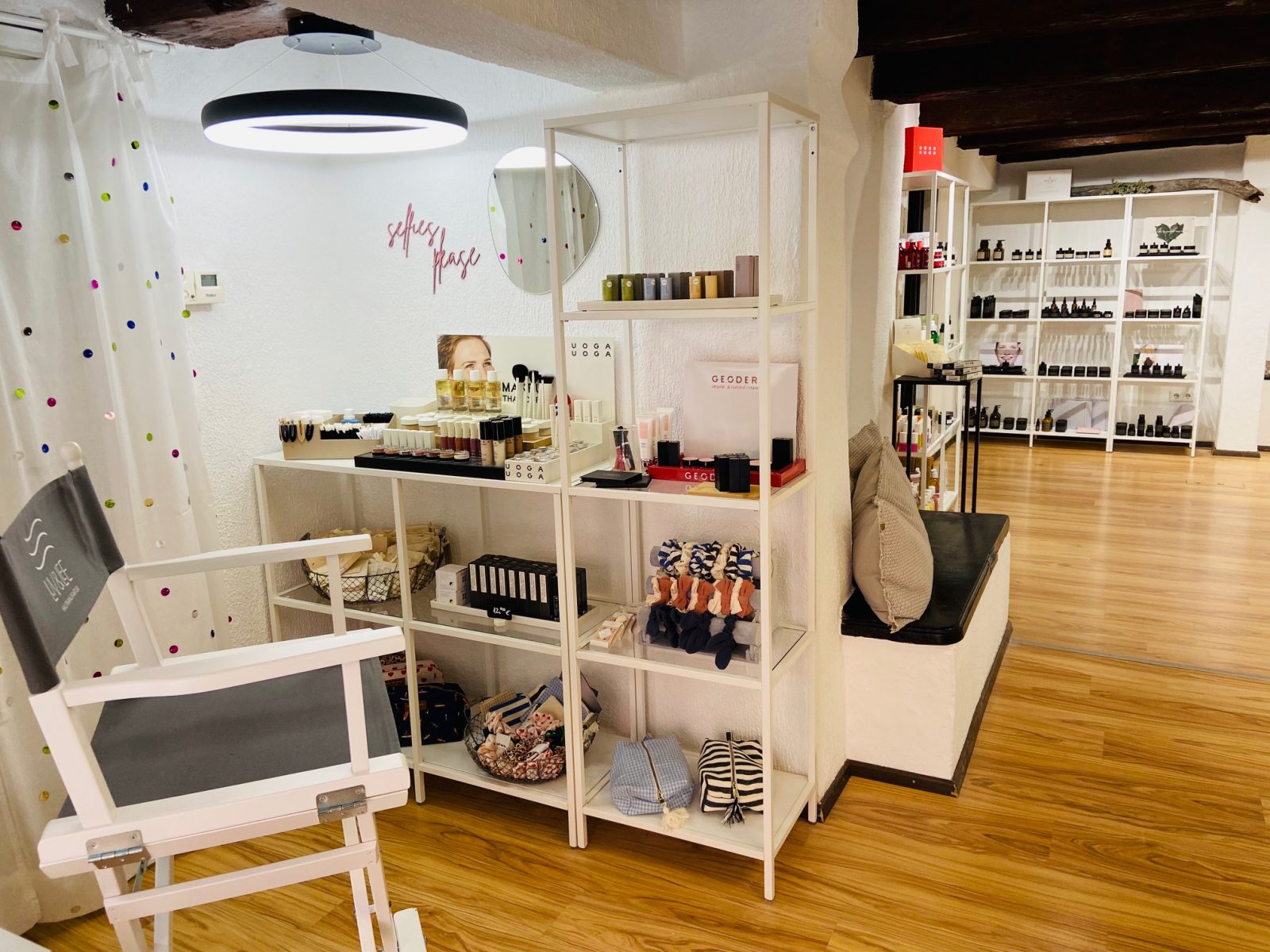 Vegane Naturkosmetik und hochwertige Accessoires