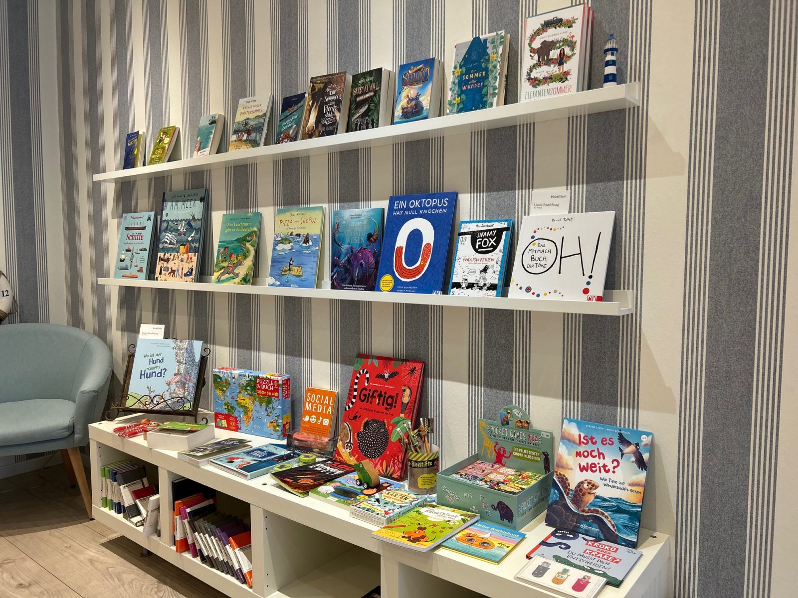 Hübsche Bücherregale in der Bücherinsel Pfersee