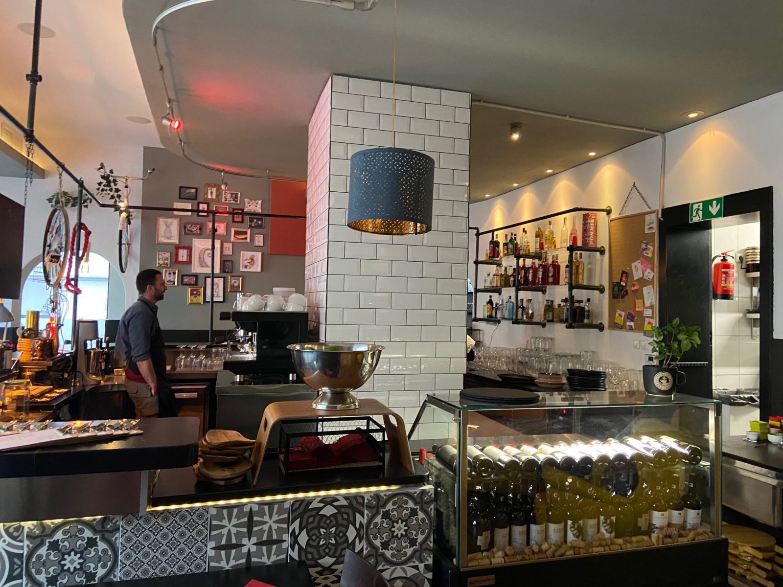 Große Auswahl an Weine und Cocktails