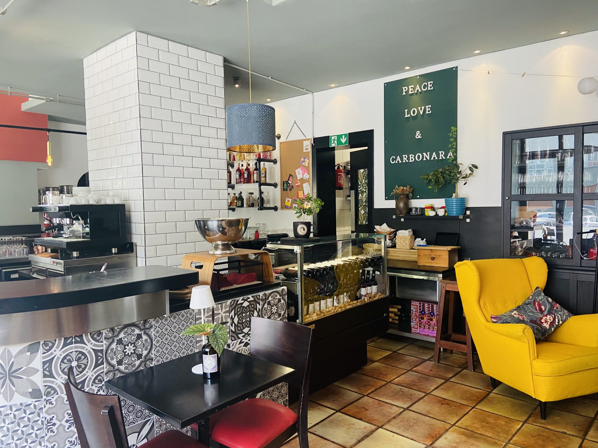 Gemütliche Atmosphäre in Qubi Kitchen & Bar