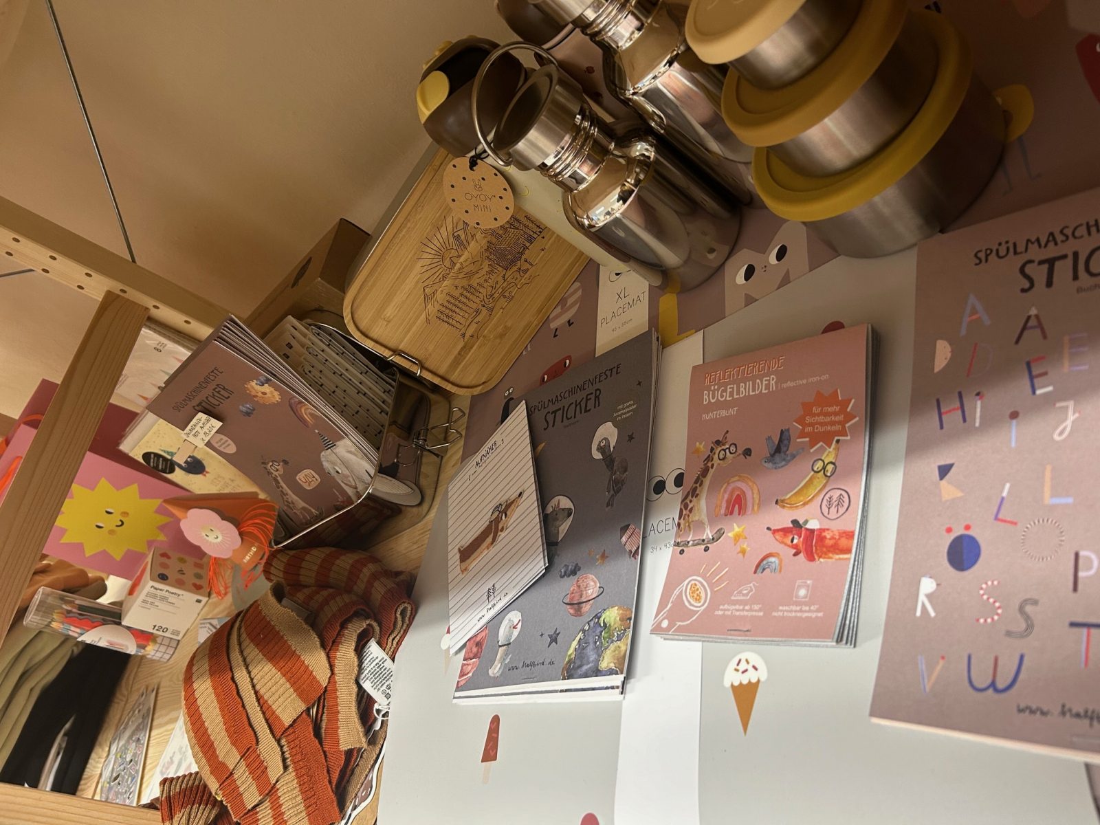 hübsche Spielsachen für Babys und Kleinkinder