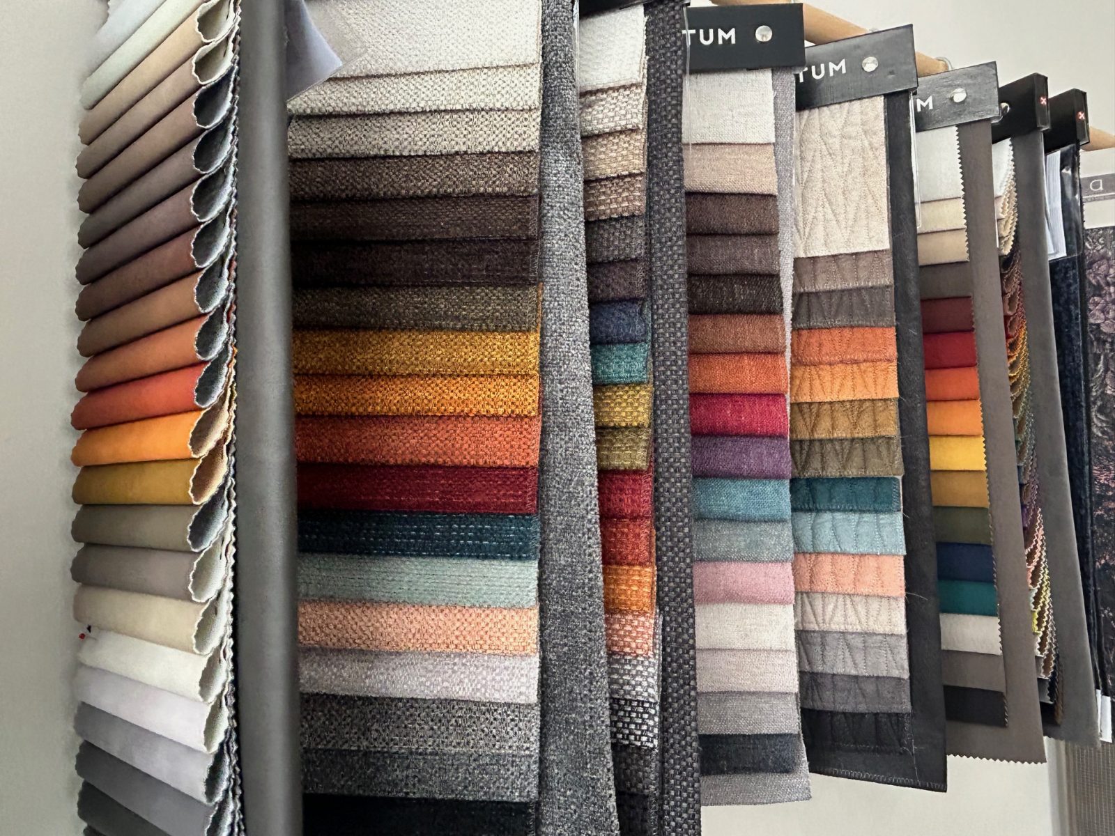 Viele Stoffe und Farben zur Auswahl